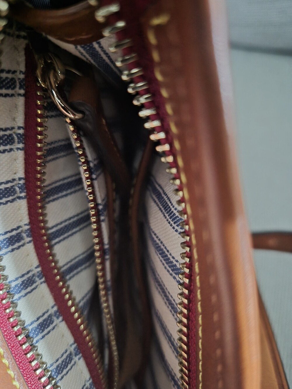 Dooney & Bourke Small Navy and Tan Leather-Trim Messenger Brand New With NO Tag - Picture 5 of 11